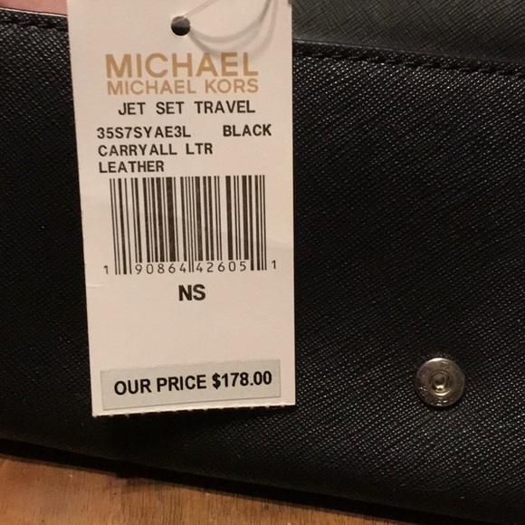 Michael Kors Jet Set Travel Black Leather Carryall Wallet NWT - Picture 4 of 4